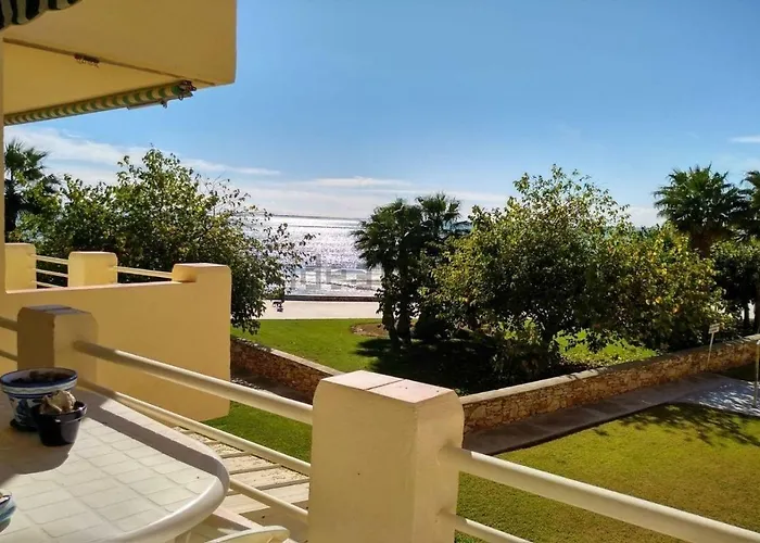 Primera Linea De Mar Con Piscina En Ebrehogar