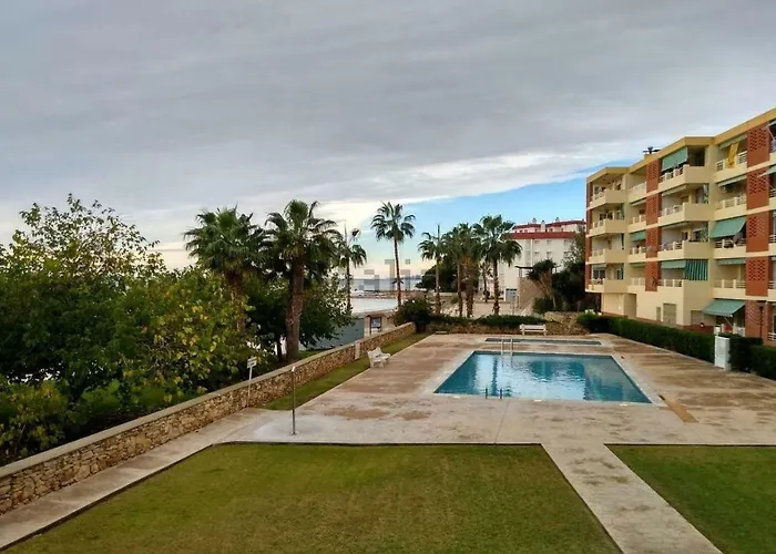 Primera Linea De Mar Con Piscina En Ebrehogar