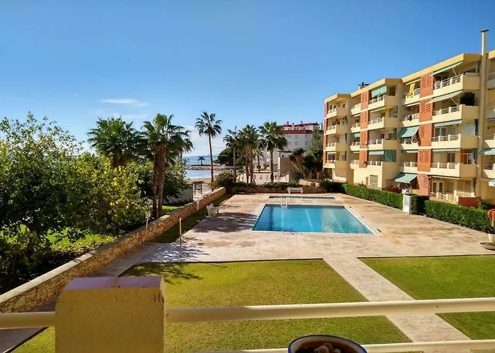 Primera Linea De Mar Con Piscina En Ebrehogar