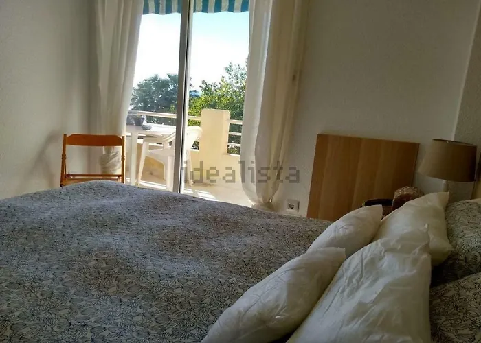 Primera Linea De Mar Con Piscina En Ebrehogar